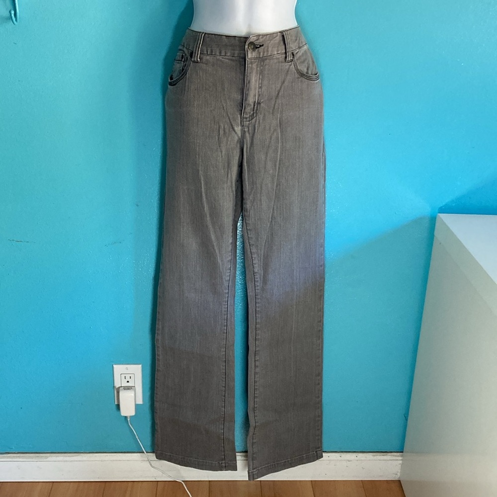 The Territory Ahead Womens Size 8 Light Gray Denim Straight Leg Jeans